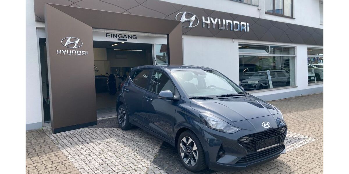 Hyundai i10 10.430 km 16.990 &euro; Emmendingen-Kollmarsreute 79312