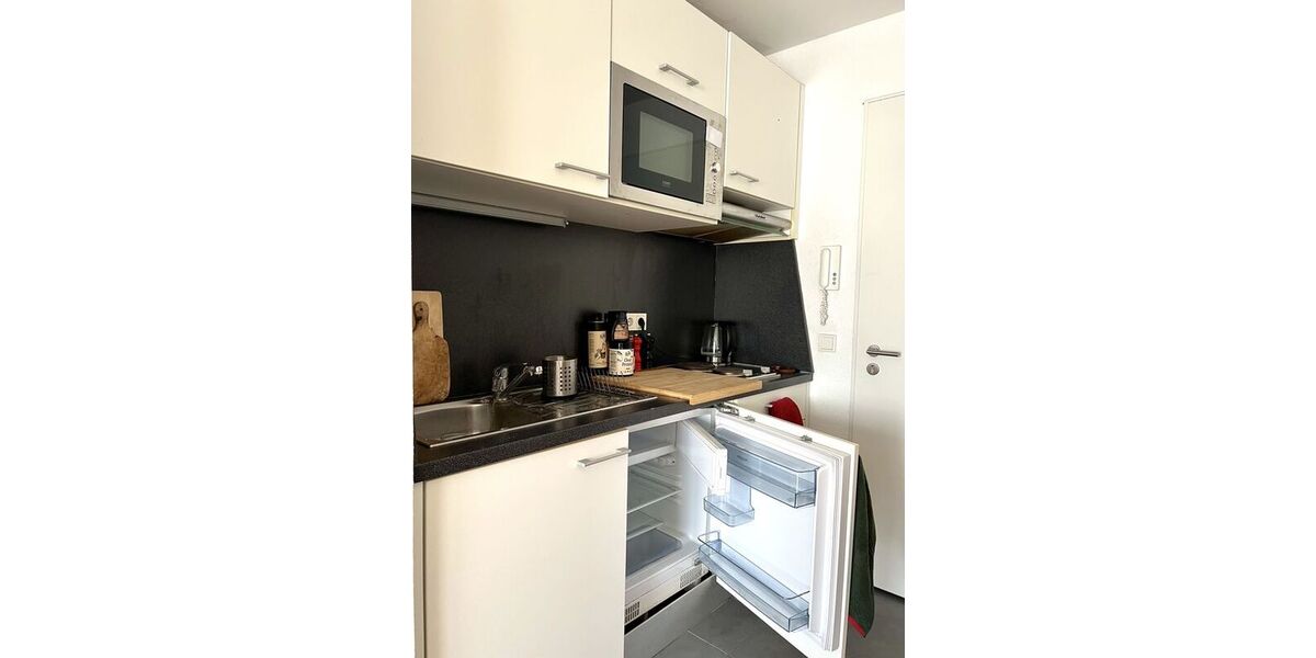 Helles Studenten Appartement in guter Lage Freiburgs - Dachgeschoßwohnung Freiburg im Breisgau Brühl | Angebot:27330809