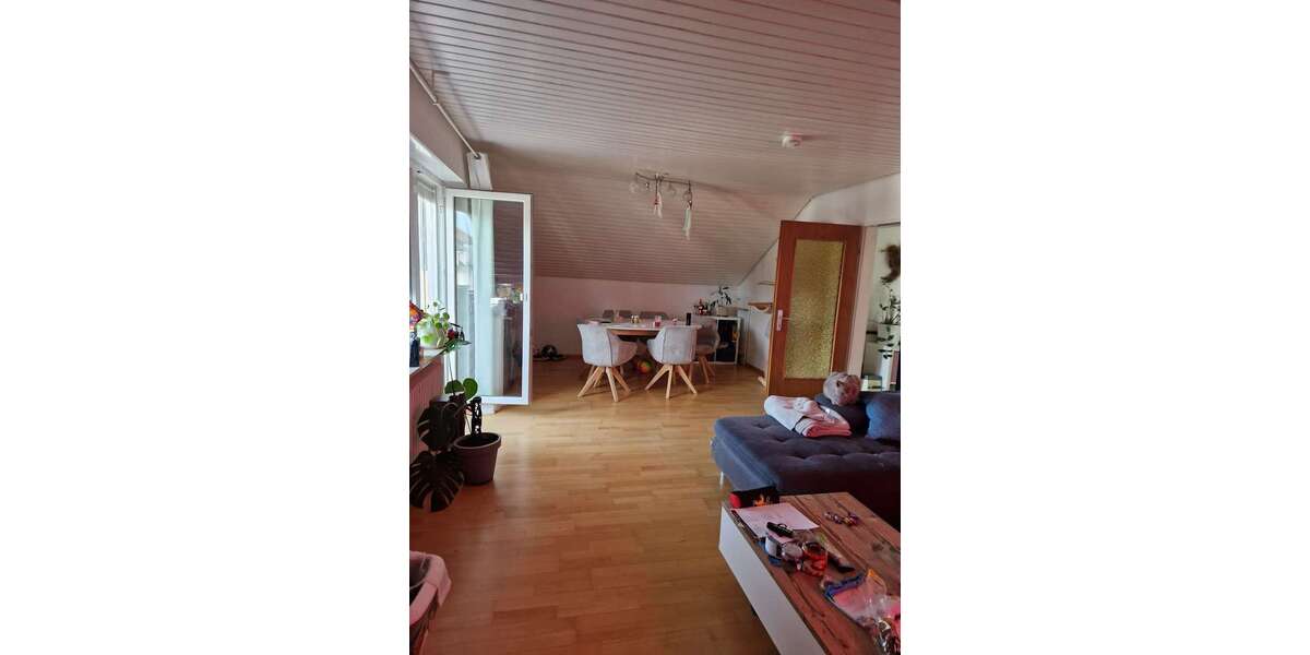 Etagenwohnung March-Hugstetten Hugstetten - 3 Zimmer, 95 m&sup2;, 1.200&euro; | Angebot:27339711